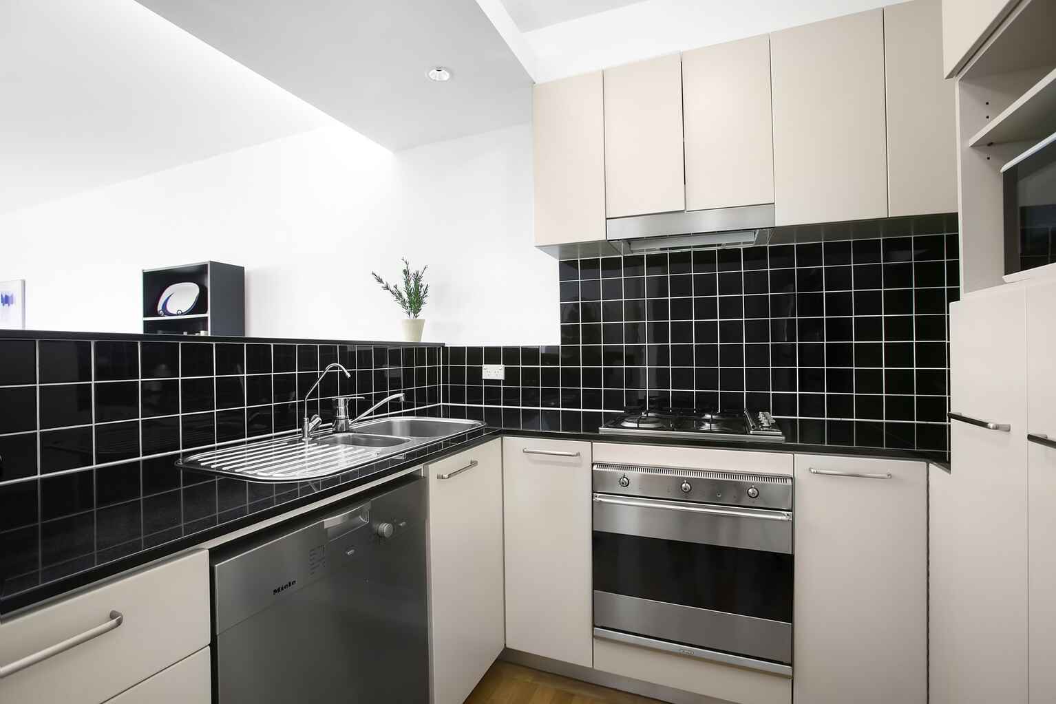 107/1A Tusculum Street Potts Point 107/1A Tusculum Street Potts Point