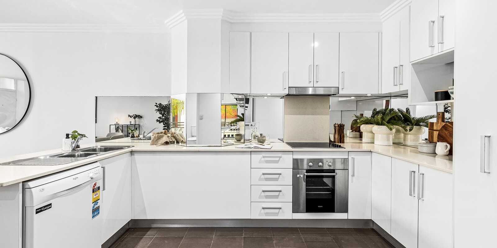 11/26-34 McElhone Street Woolloomooloo