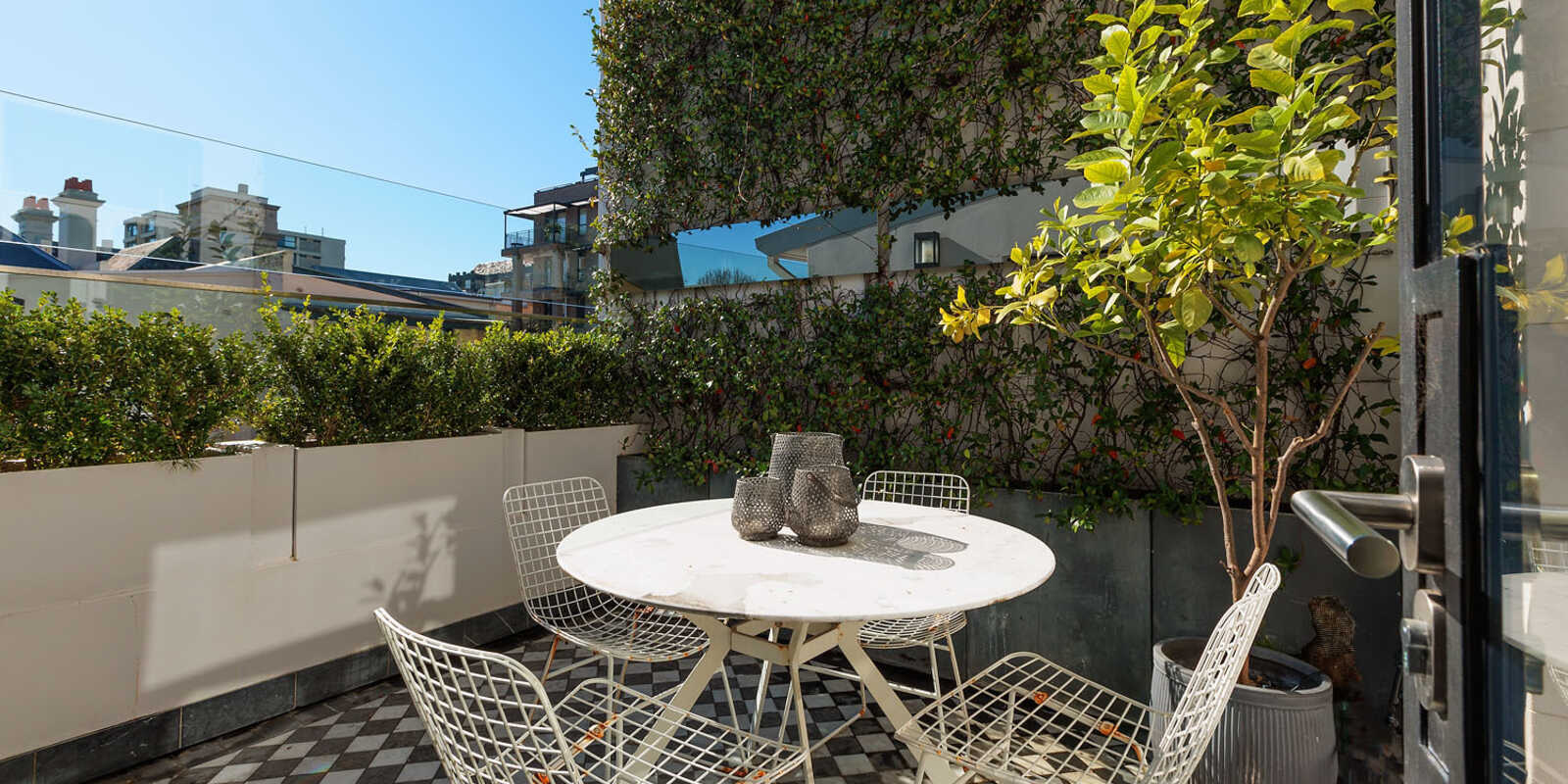 18 Rockwall Crescent Potts Point