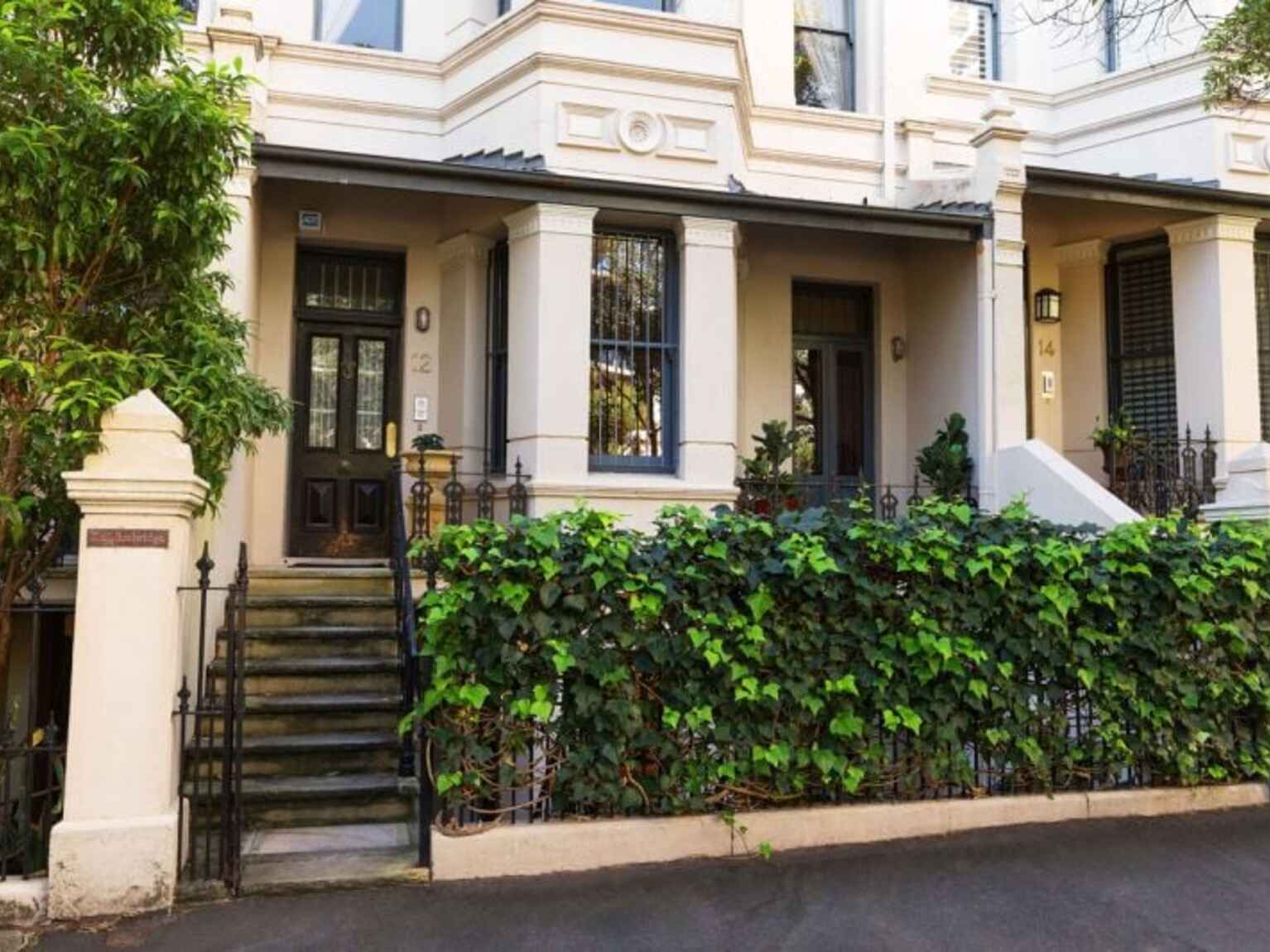 2/12 Rockwall Crescent Potts Point