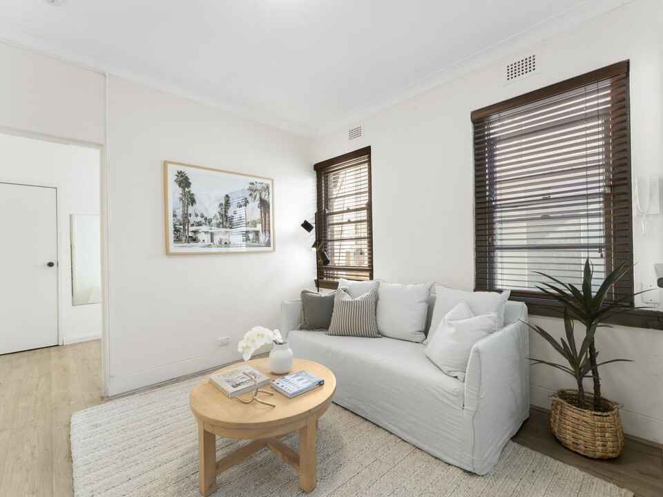 13/103 Cathedral Street Woolloomooloo