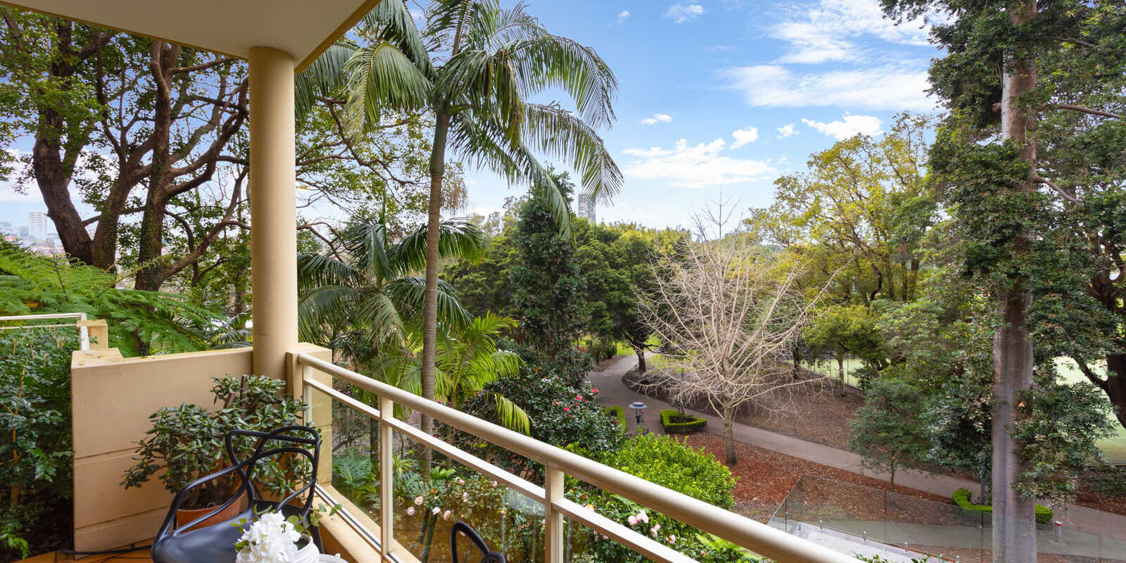 1/2 Holdsworth Avenue Elizabeth Bay