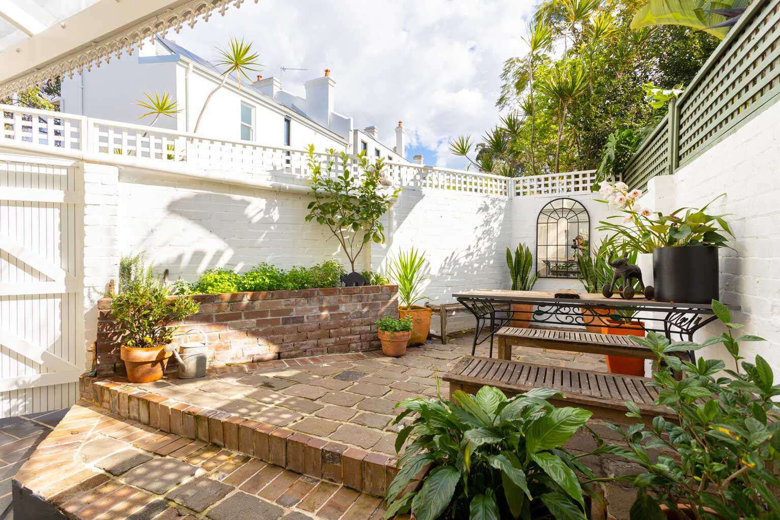 1a Barcom Avenue Darlinghurst