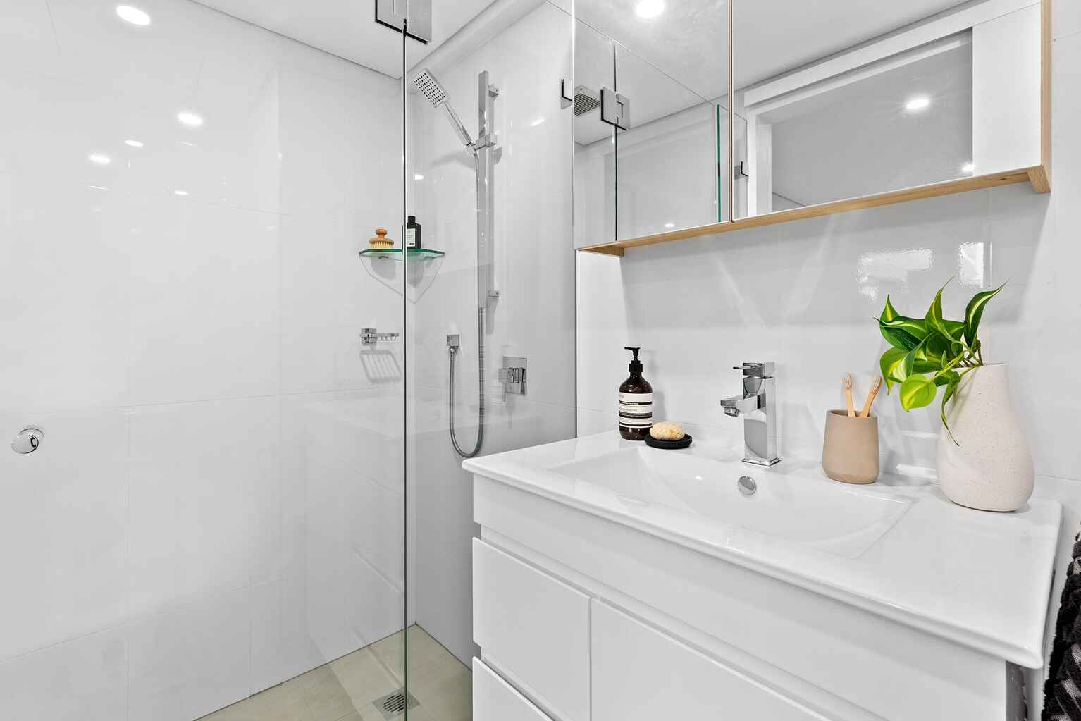 102/145 Victoria Street Potts Point 102/145 Victoria Street Potts Point