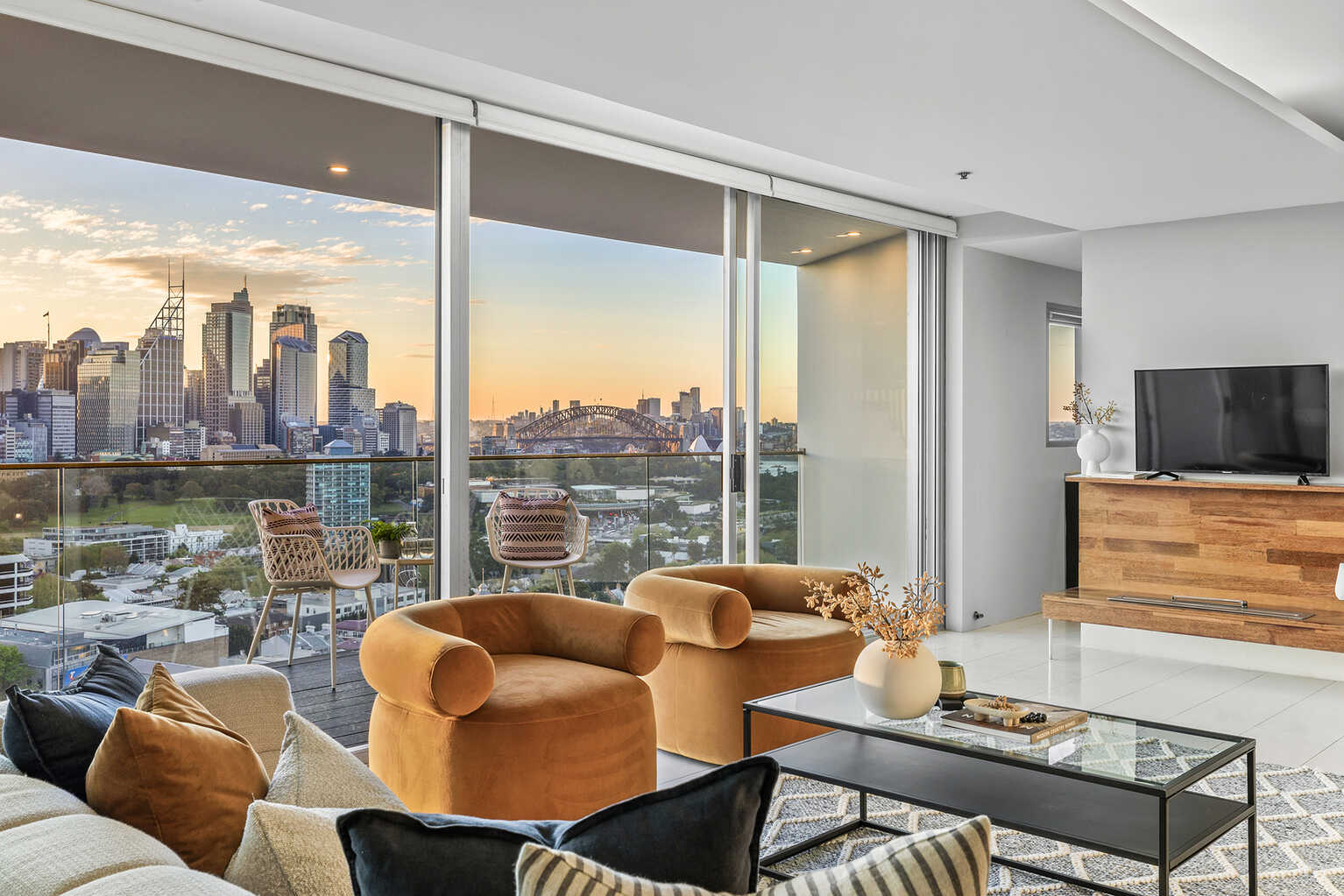 1211/227 Victoria Street Darlinghurst