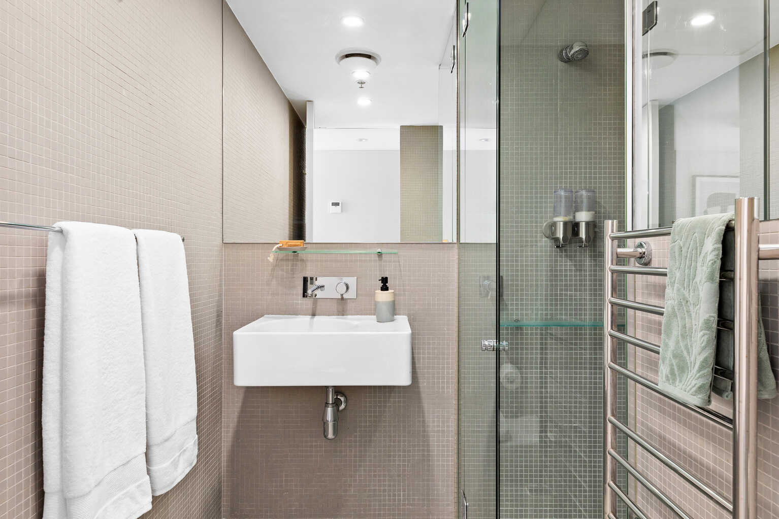 1211/227 Victoria Street Darlinghurst