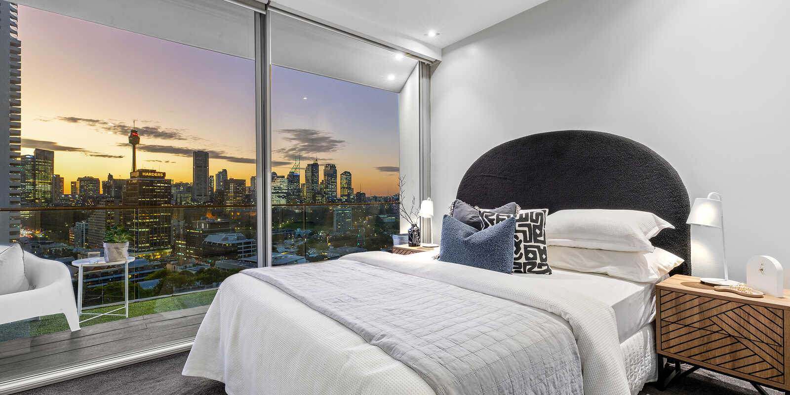 1211/227 Victoria Street Darlinghurst