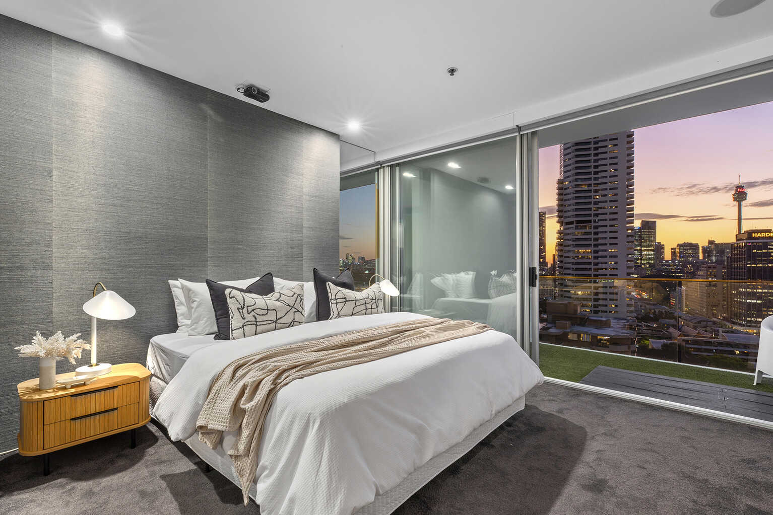 1211/227 Victoria Street Darlinghurst