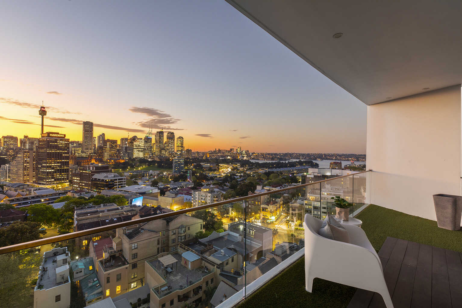 1211/227 Victoria Street Darlinghurst