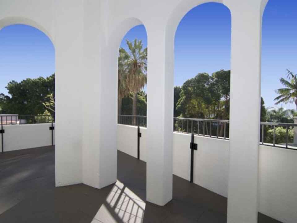 1/4 Loftus Road Darling Point