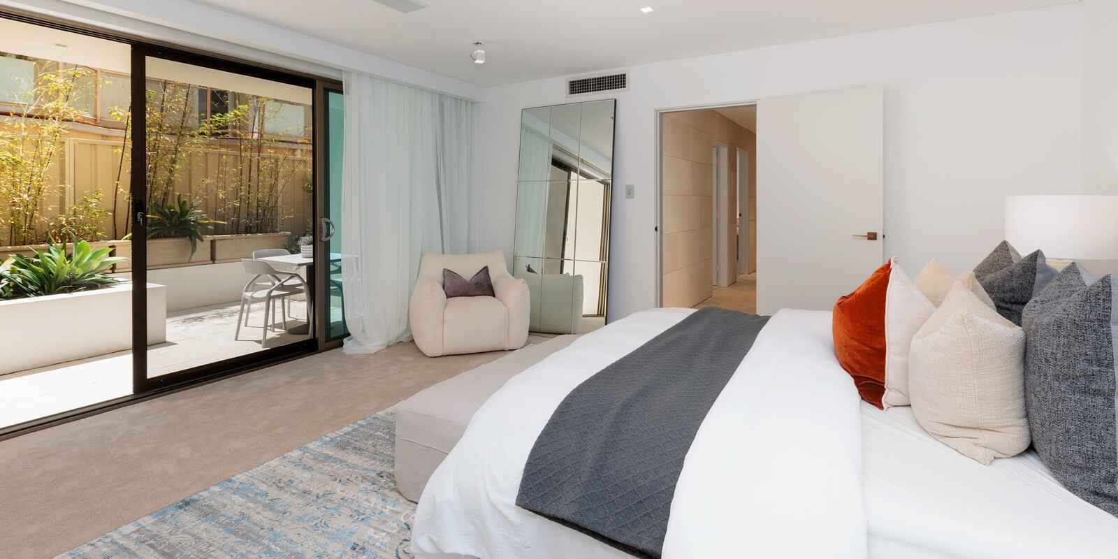 1&2/11a  Billyard Avenue Elizabeth Bay