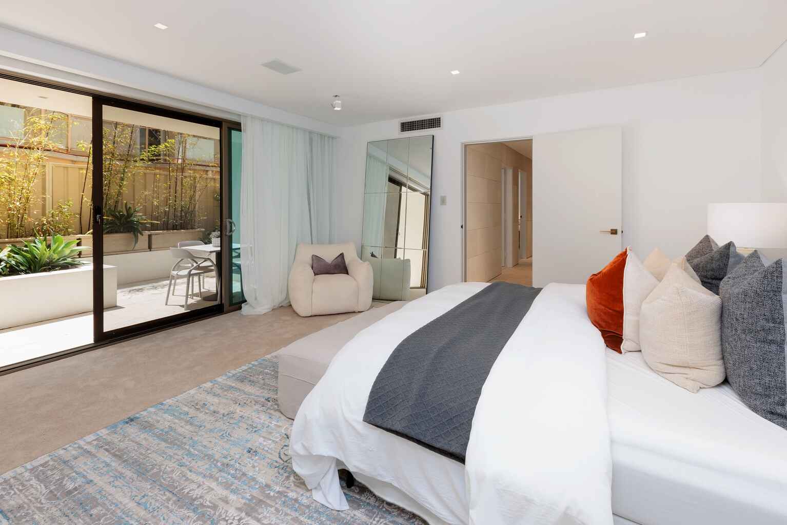 1&2/11a  Billyard Avenue Elizabeth Bay