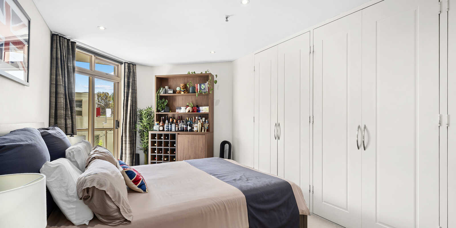 210/63 Crown Street Woolloomooloo 210/63 Crown Street Woolloomooloo