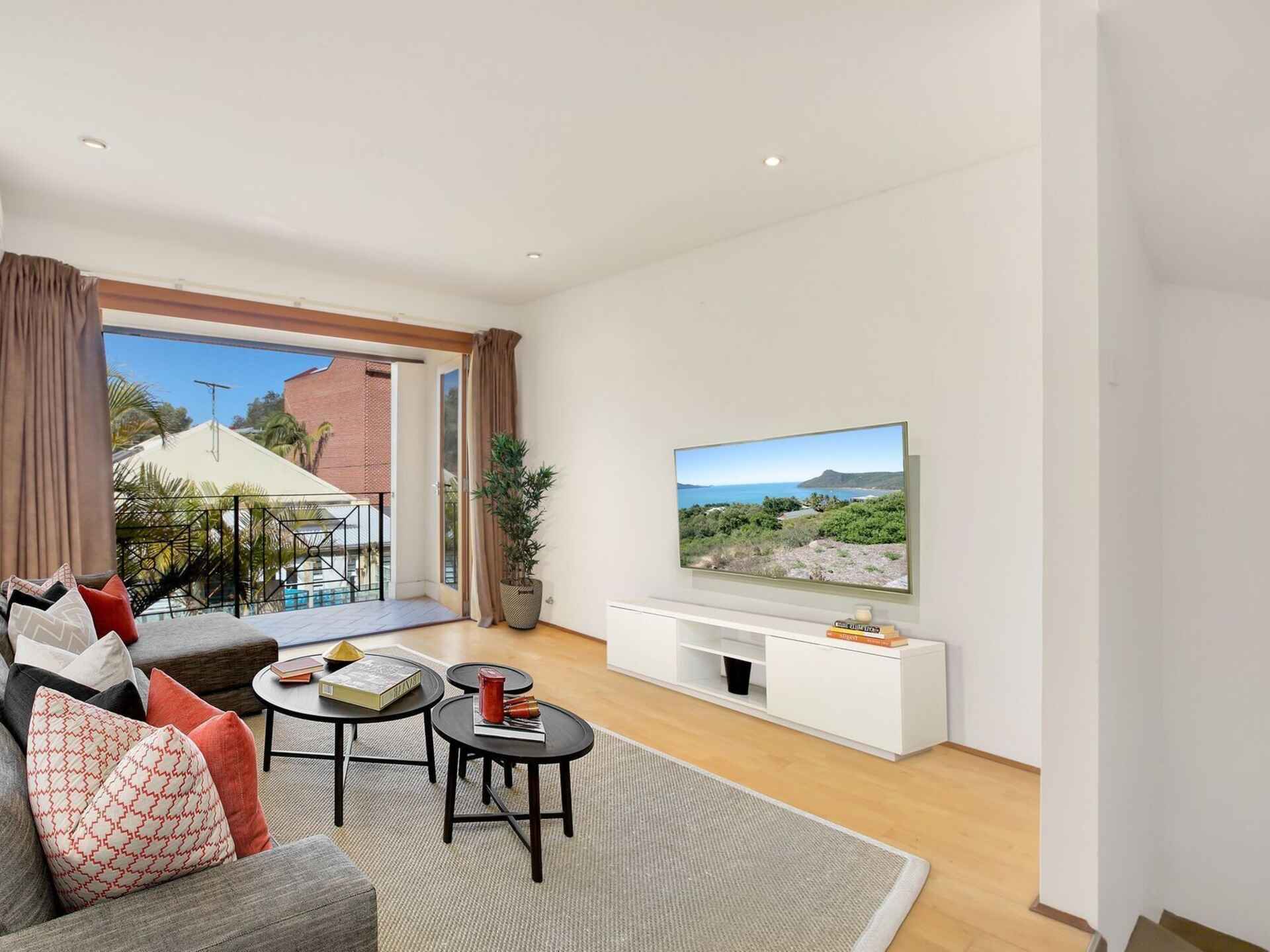 27 Morehead Road Redfern
