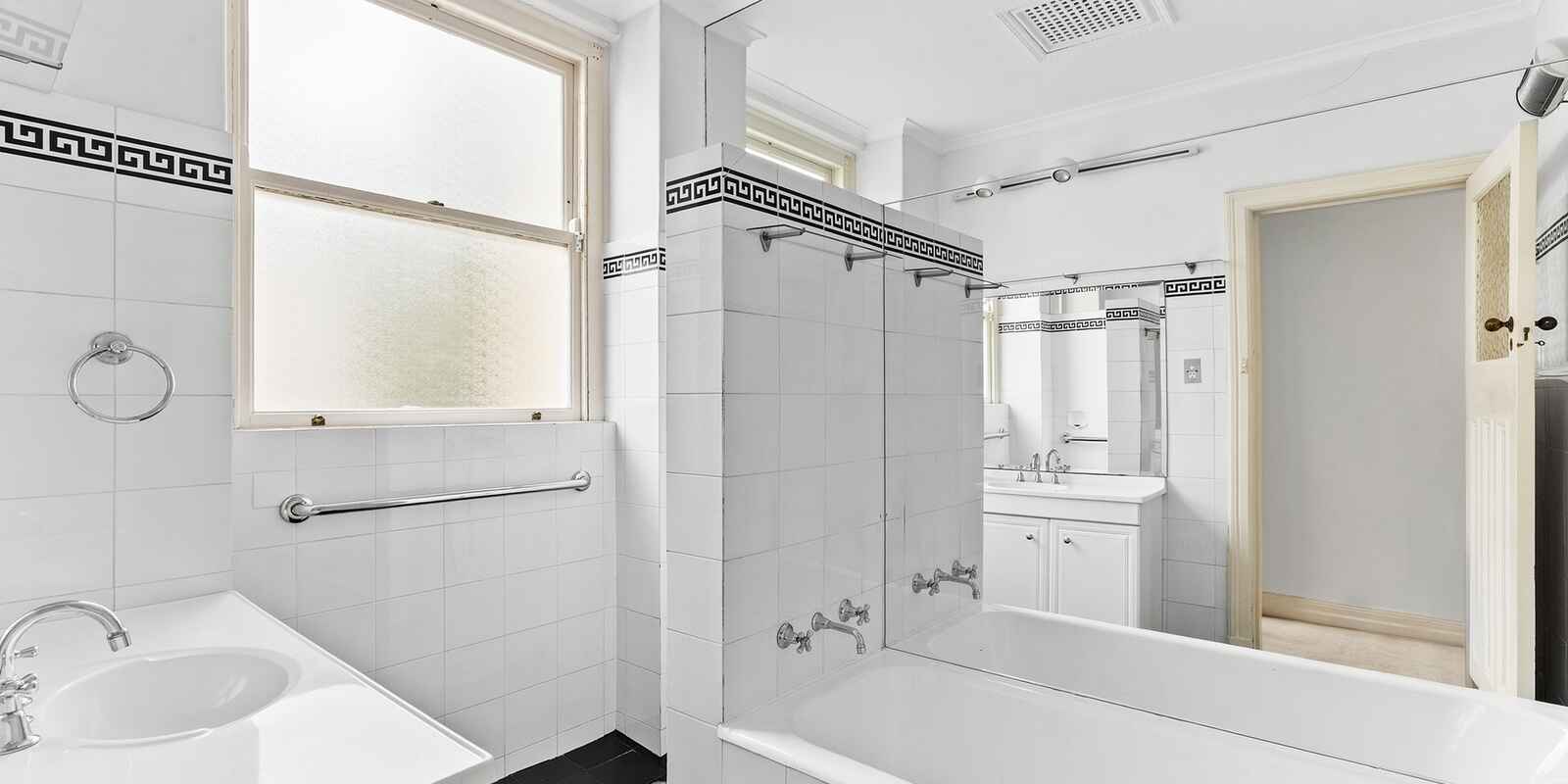 3/2 Elizabeth Bay Crescent Elizabeth Bay