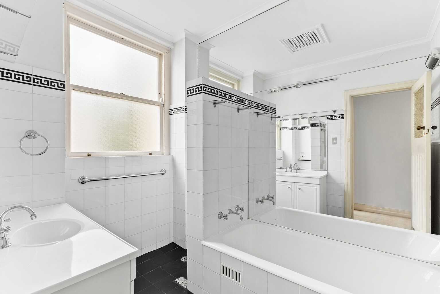 3/2 Elizabeth Bay Crescent Elizabeth Bay