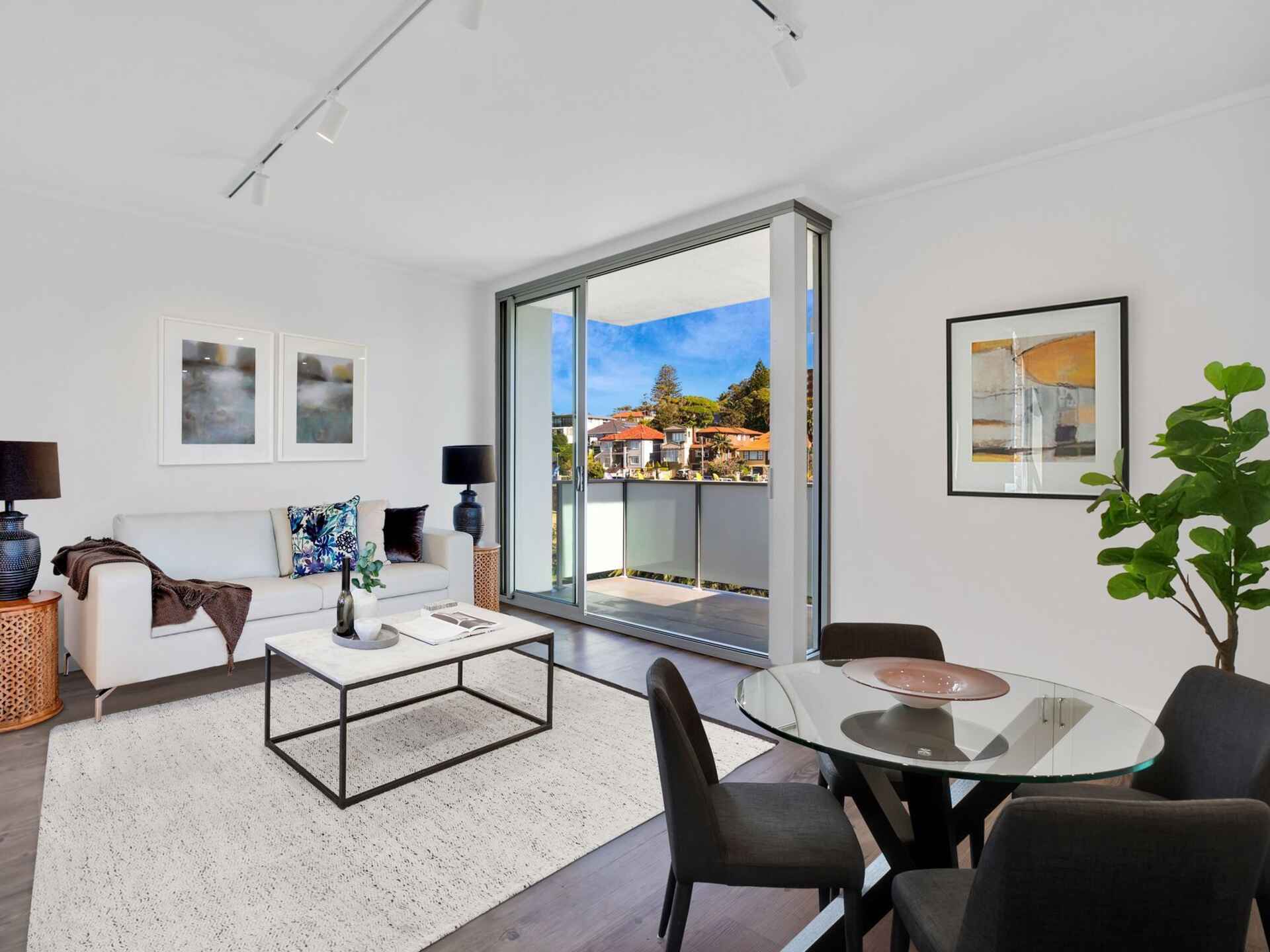 10/15-17 Diamond Bay Road Vaucluse