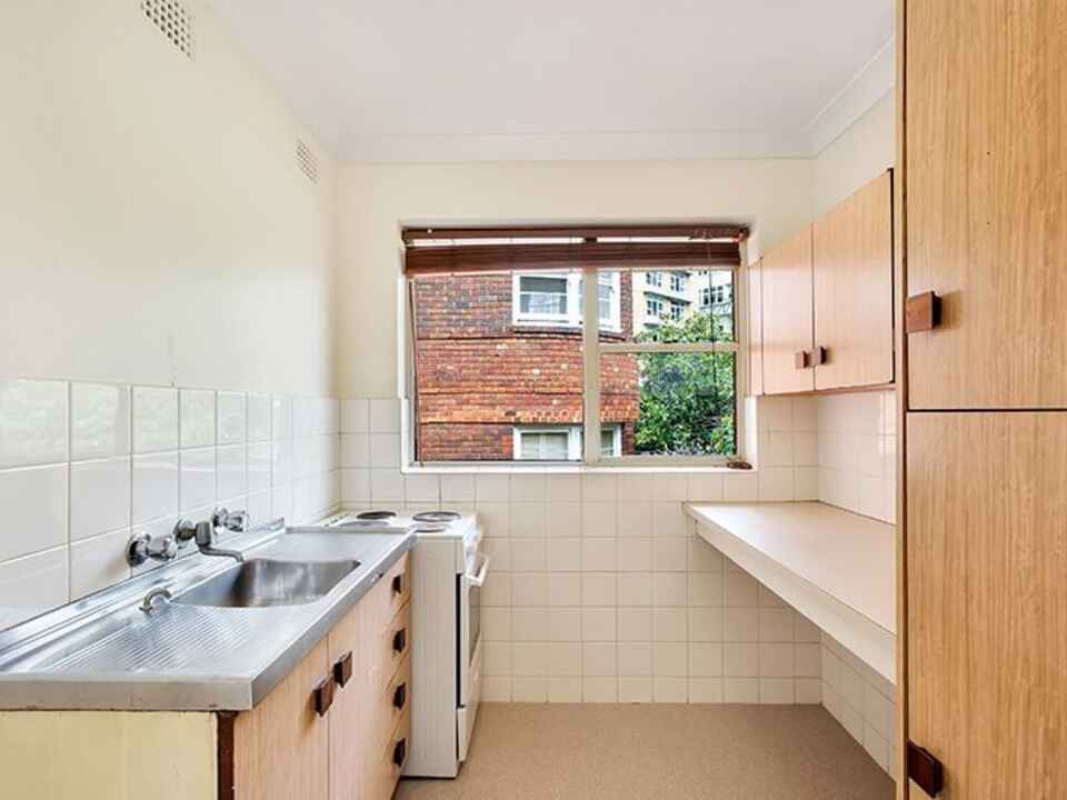 13/4A Ithaca Road Elizabeth Bay