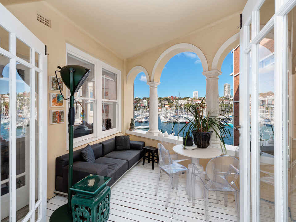 2/2 Elizabeth Bay Crescent Elizabeth Bay