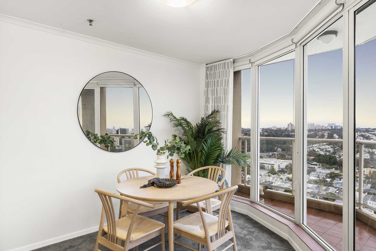 1712/1 Kings Cross Road Darlinghurst 1712/1 Kings Cross Road Darlinghurst