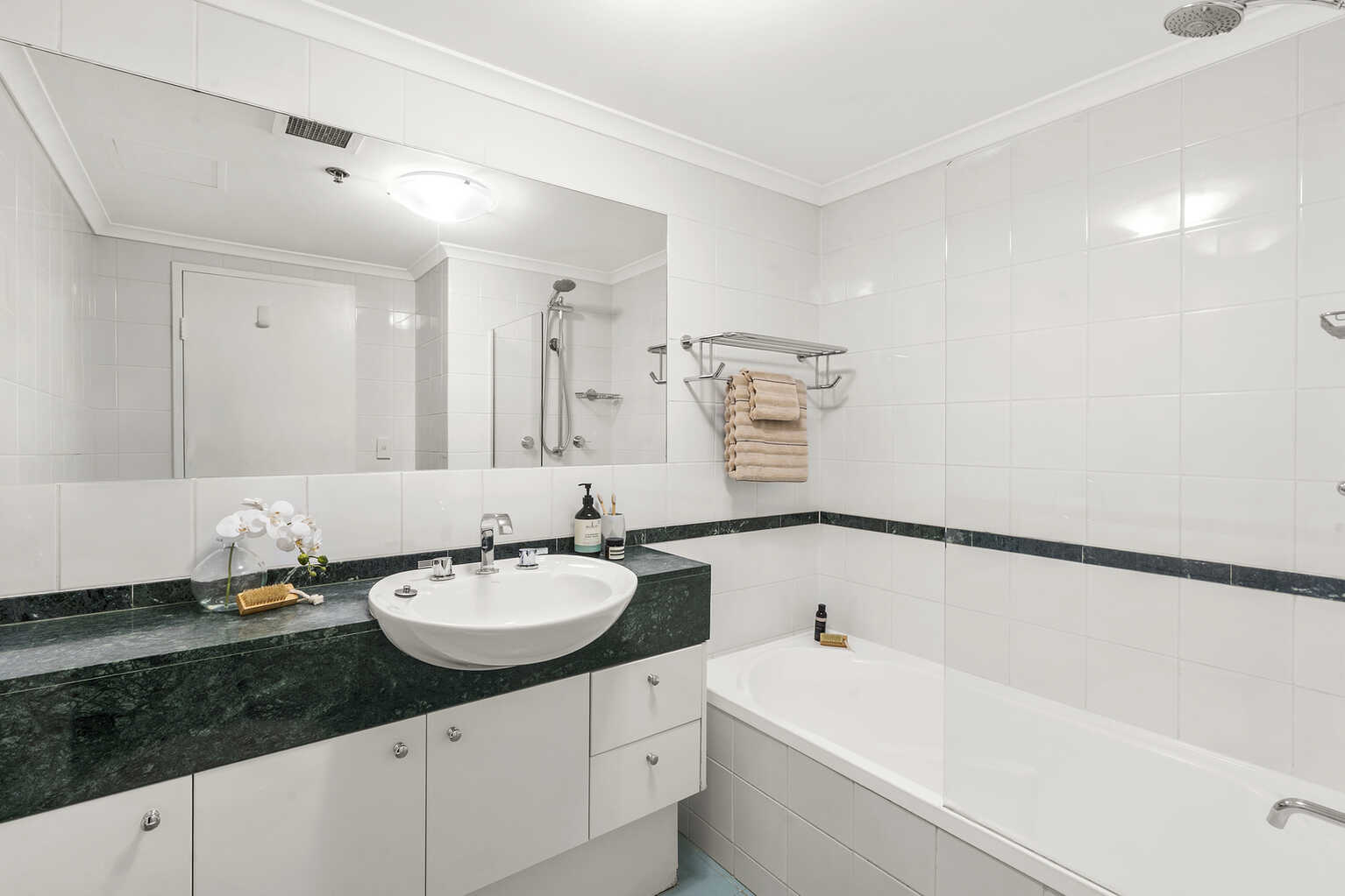 1712/1 Kings Cross Road Darlinghurst 1712/1 Kings Cross Road Darlinghurst