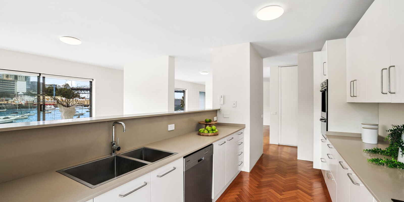 5/33 East Crescent Street McMahons Point