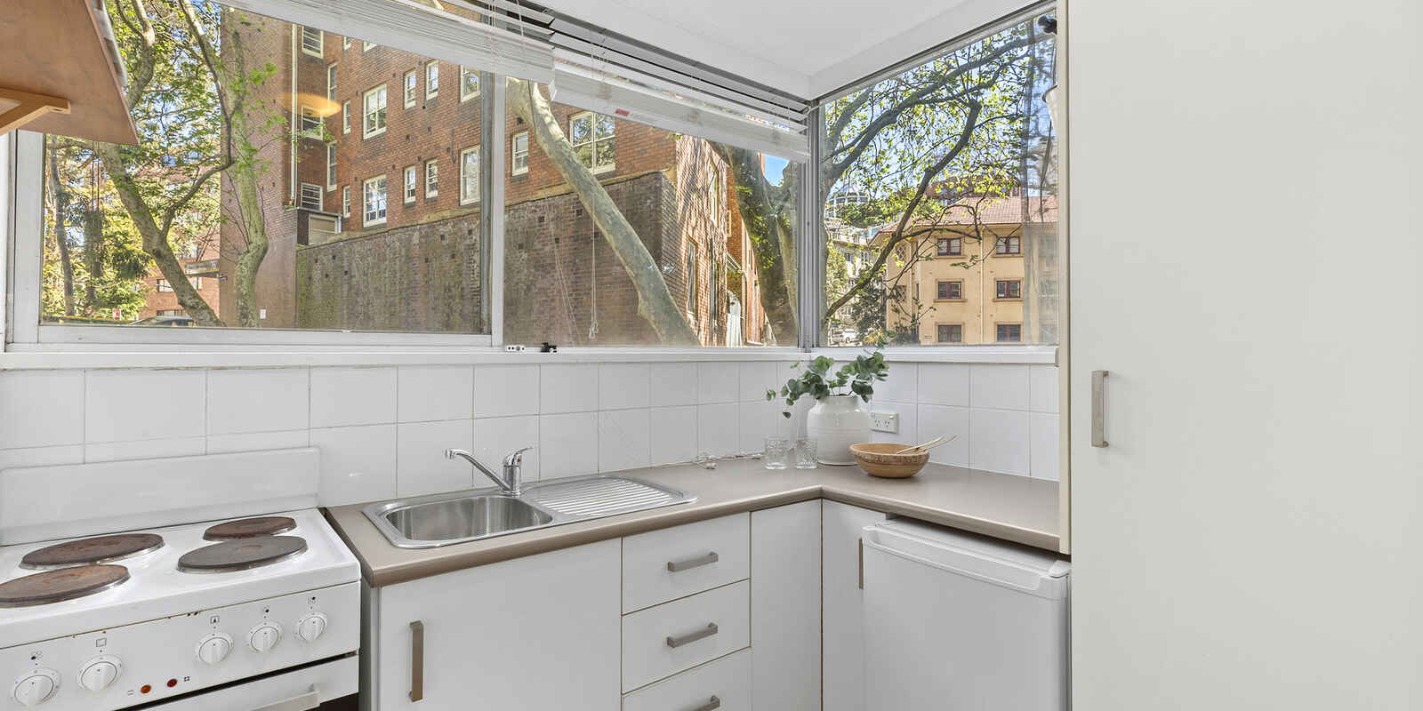 1/80 Elizabeth Bay Road Elizabeth Bay