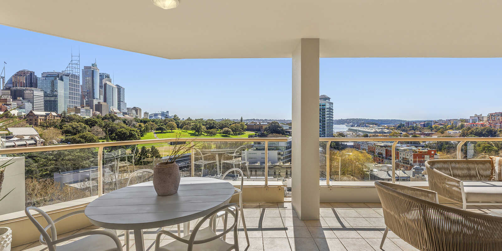 1005/63 Crown Street Woolloomooloo 1005/63 Crown Street Woolloomooloo
