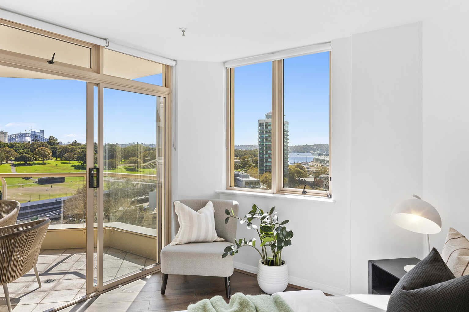 1005/63 Crown Street Woolloomooloo 1005/63 Crown Street Woolloomooloo