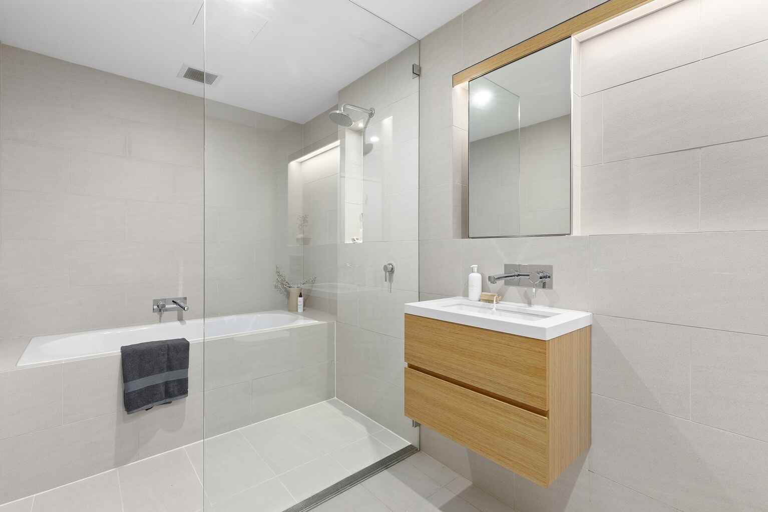 64/68 Sir John Young Crescent Woolloomooloo