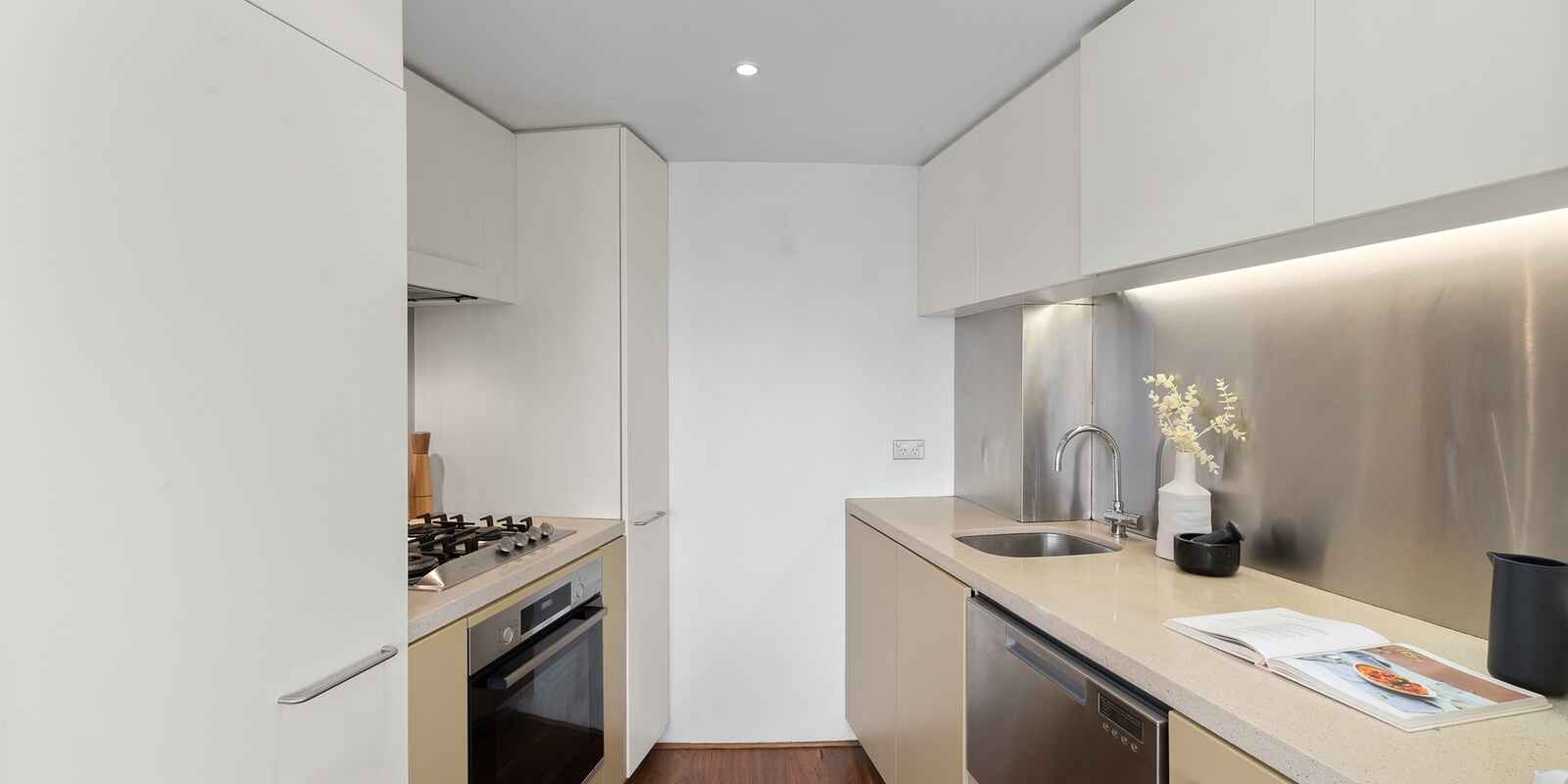 1103/2 Elizabeth Bay Road Elizabeth Bay