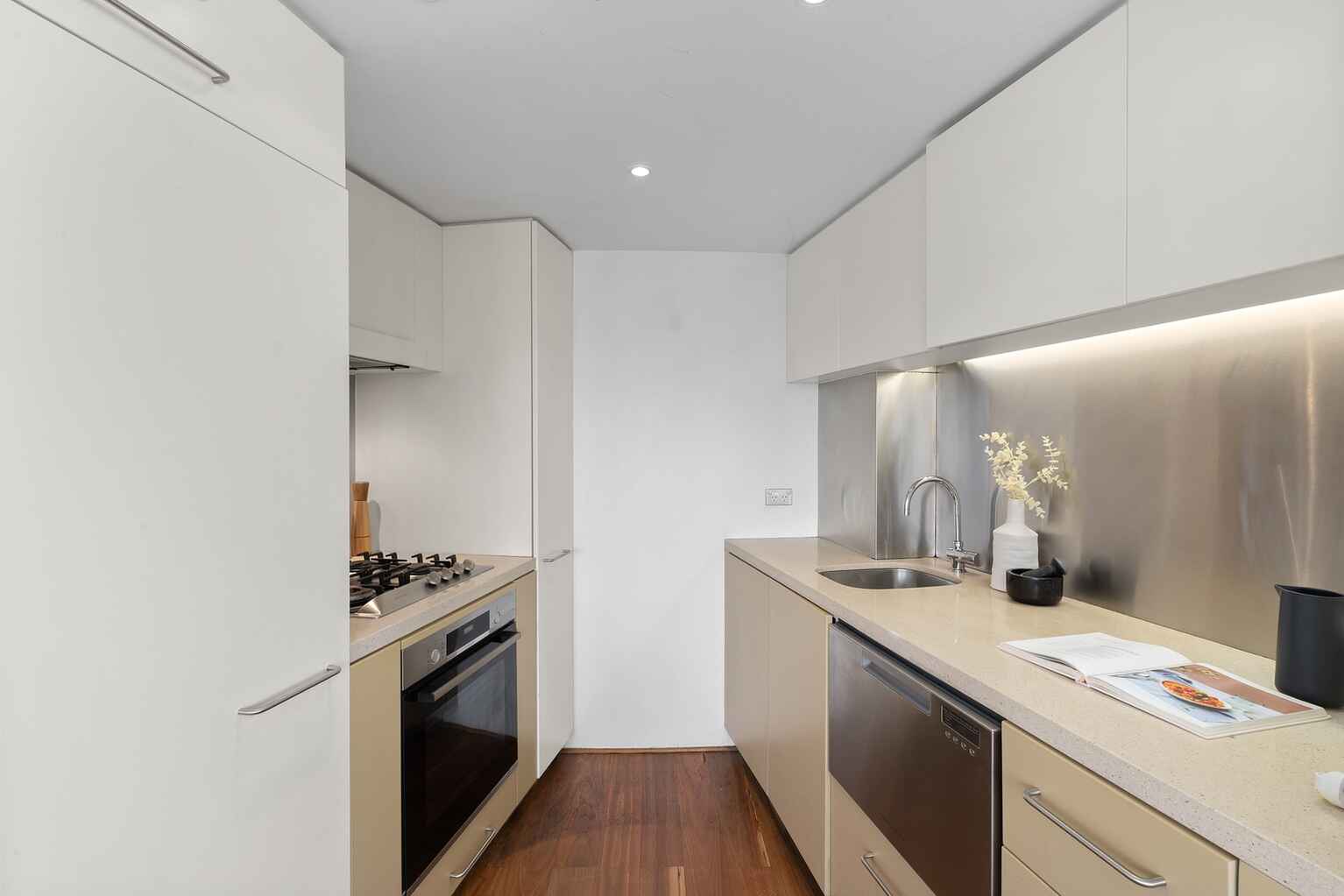 1103/2 Elizabeth Bay Road Elizabeth Bay