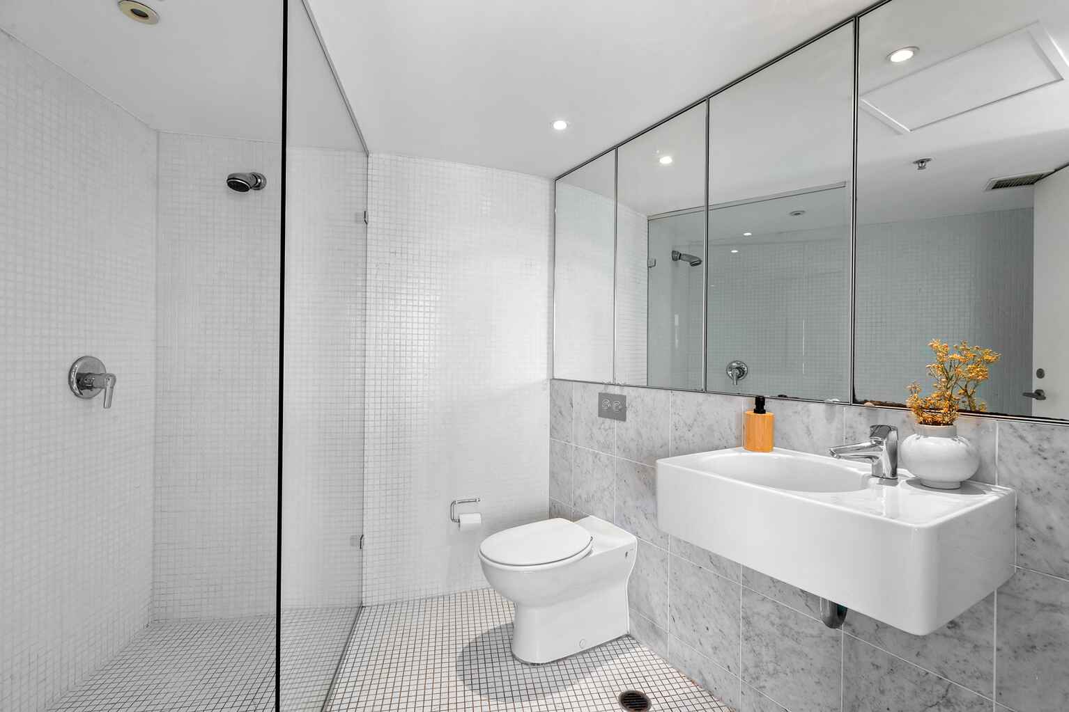 1103/2 Elizabeth Bay Road Elizabeth Bay