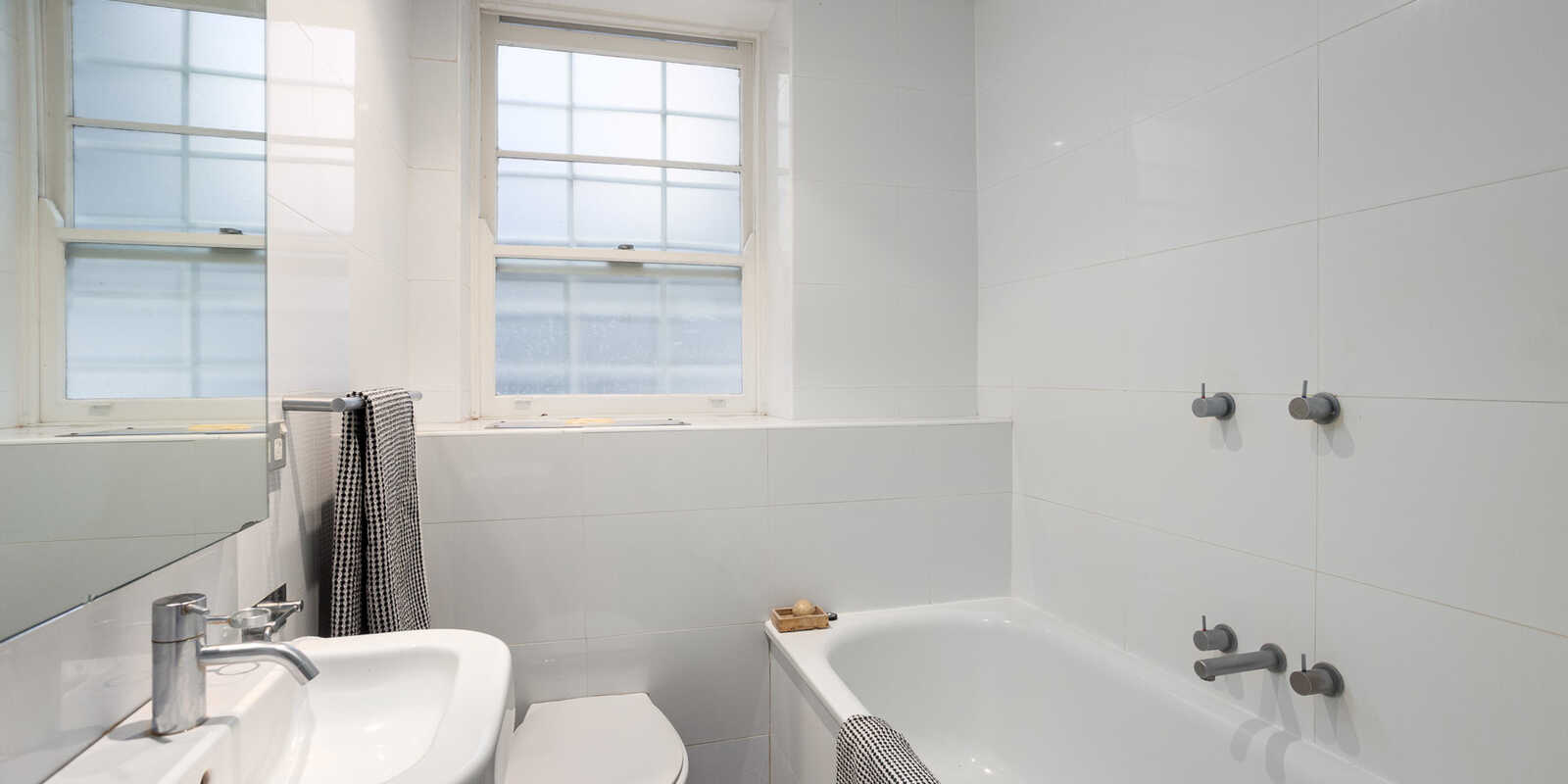 2/18 Onslow Avenue Elizabeth Bay
