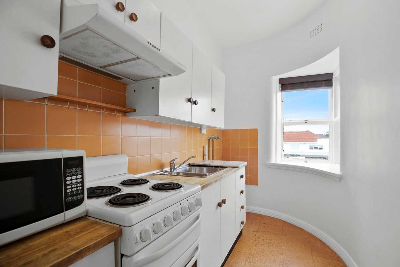 12/33 Campbell Parade North Bondi