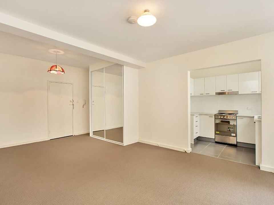 17/3 Barncleuth Square Potts Point