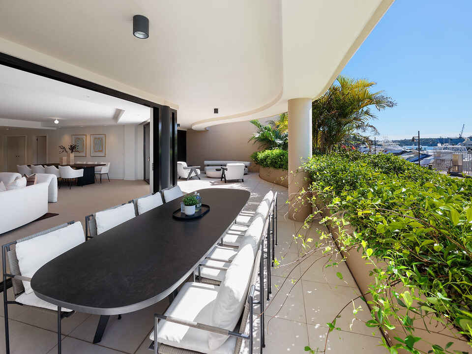10/10 Lincoln Crescent Woolloomooloo