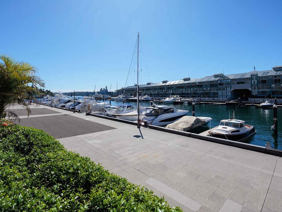 10/10 Lincoln Crescent Woolloomooloo