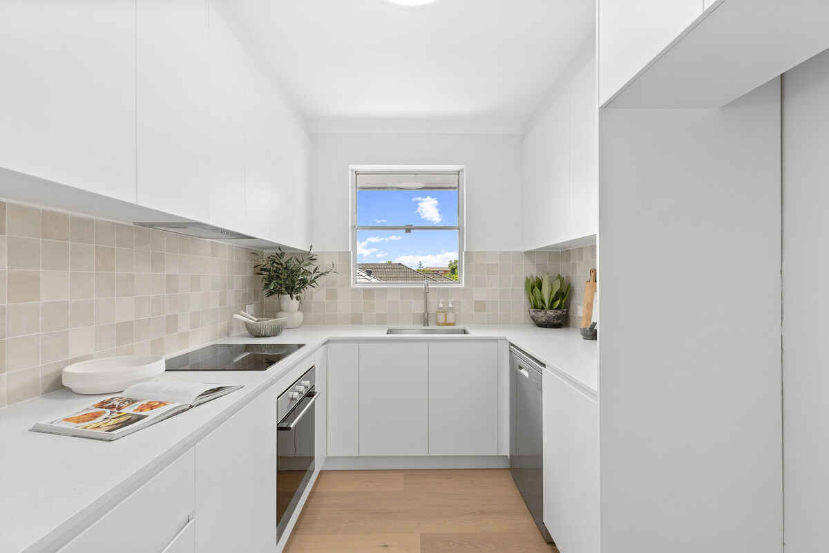 9/4 Carr Street Coogee