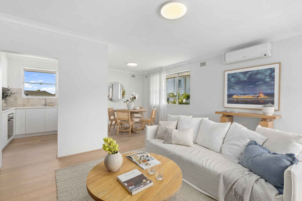 9/4 Carr Street Coogee