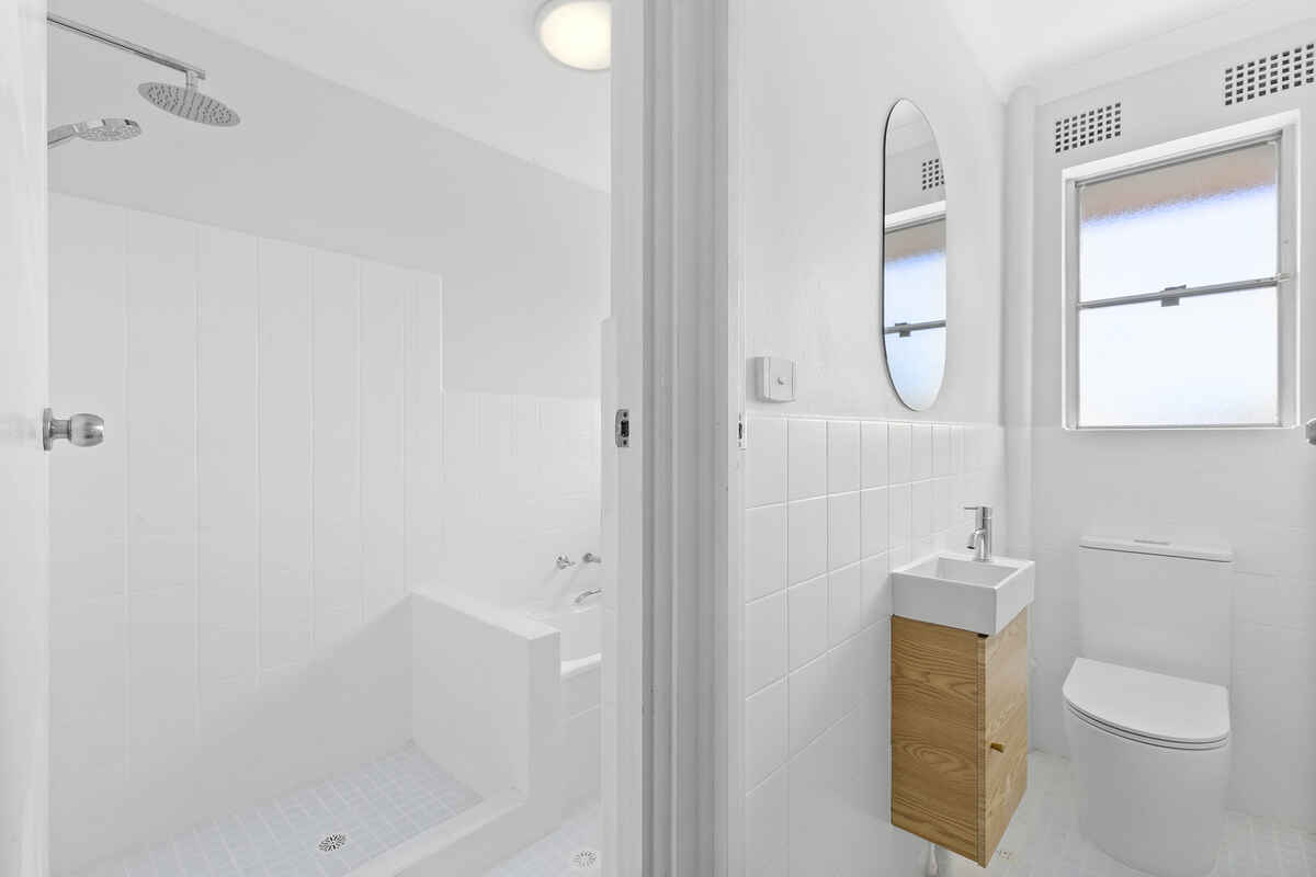 9/4 Carr Street Coogee