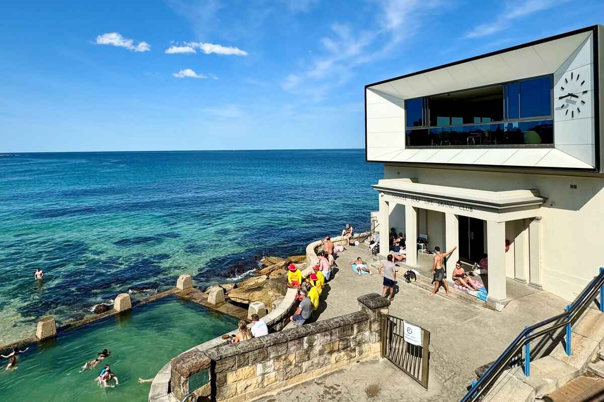 9/4 Carr Street Coogee