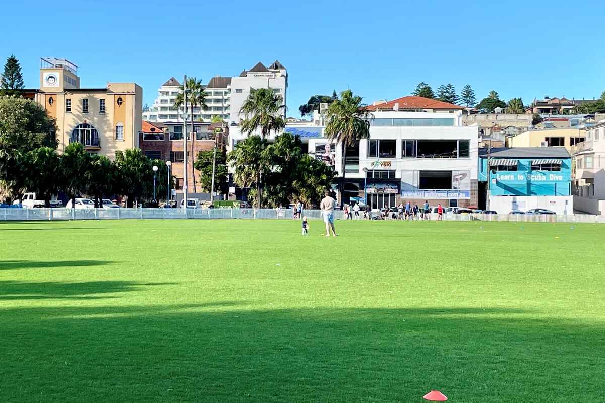 9/4 Carr Street Coogee