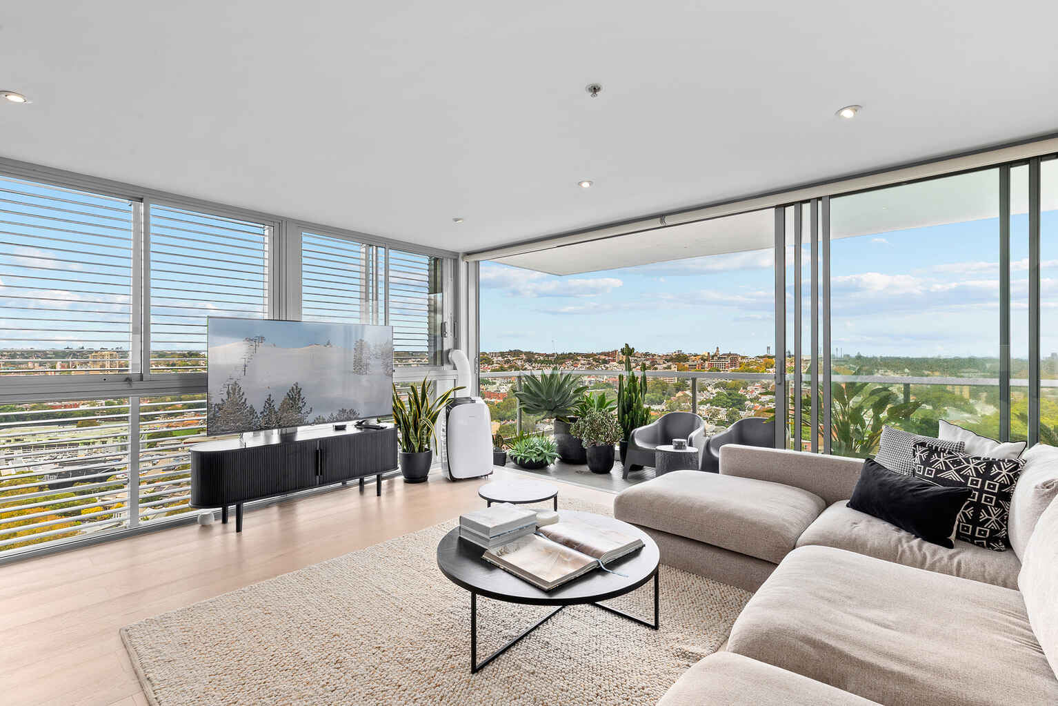 1508/3 Kings Cross Road Darlinghurst
