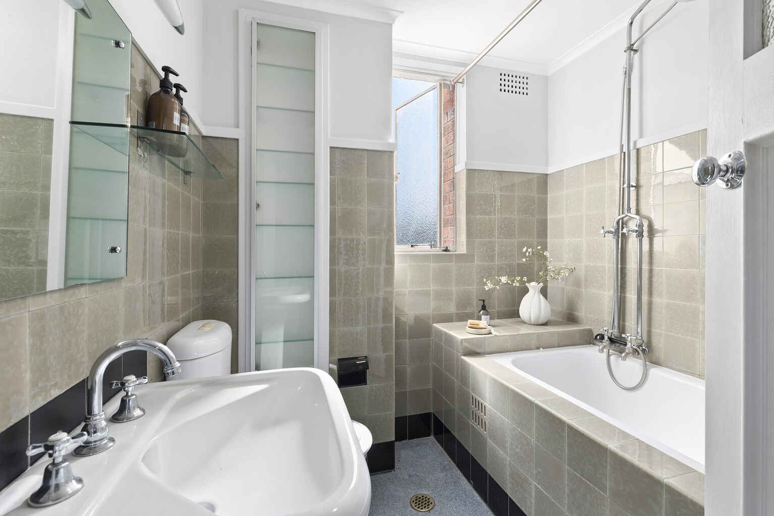 63/8 Birtley Place Elizabeth Bay 63/8 Birtley Place Elizabeth Bay