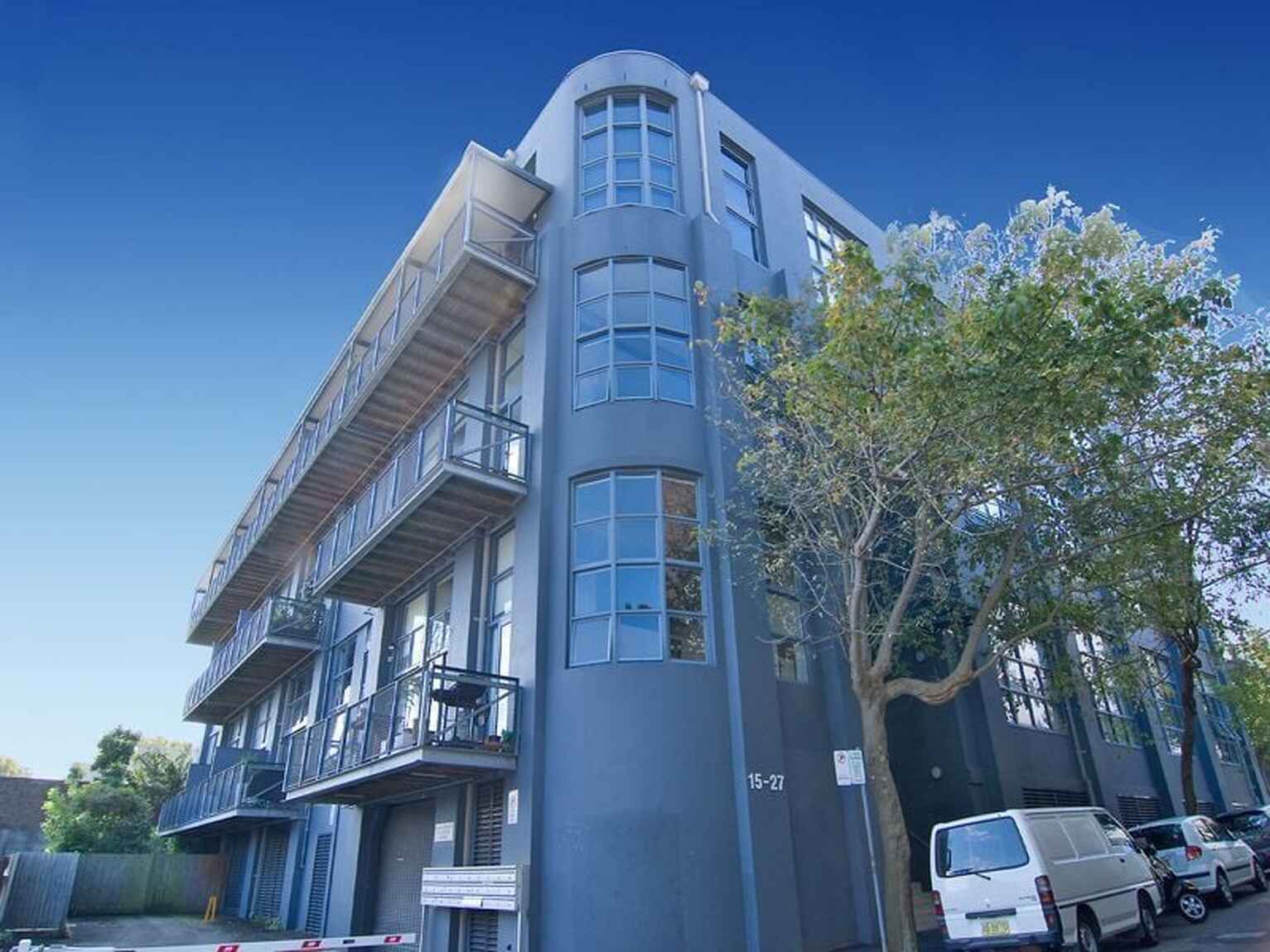 18/15-27 Hutchinson Street Surry Hills