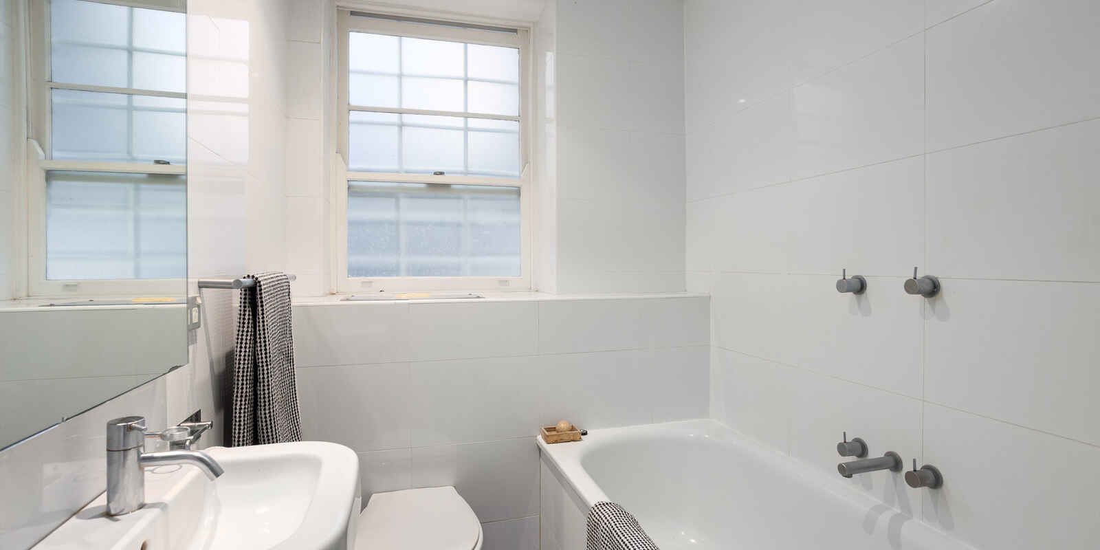 2/18 Onslow Avenue Elizabeth Bay
