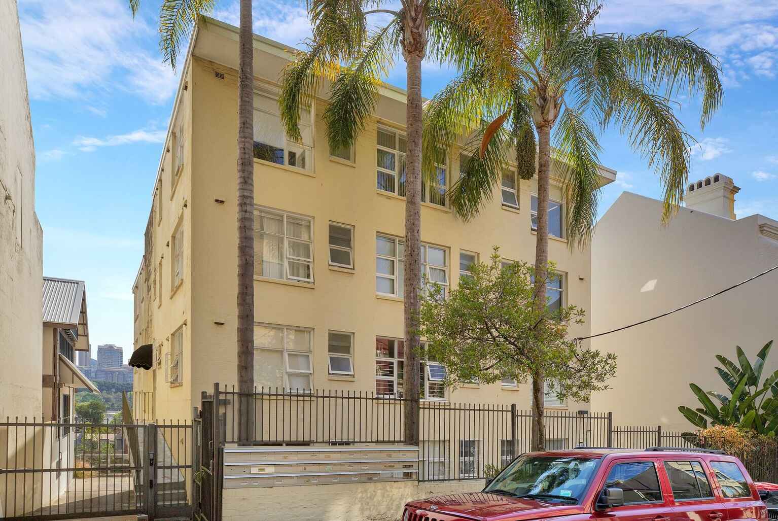 13/147 Brougham Street Woolloomooloo