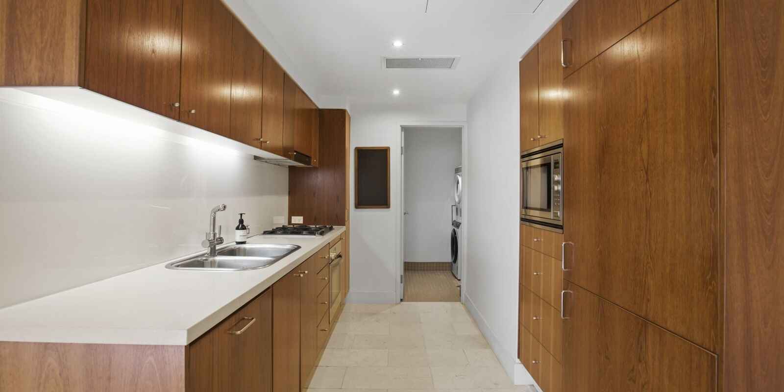 28/8 Greenknowe Avenue Elizabeth Bay