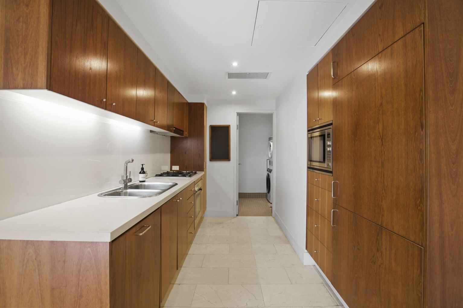 28/8 Greenknowe Avenue Elizabeth Bay